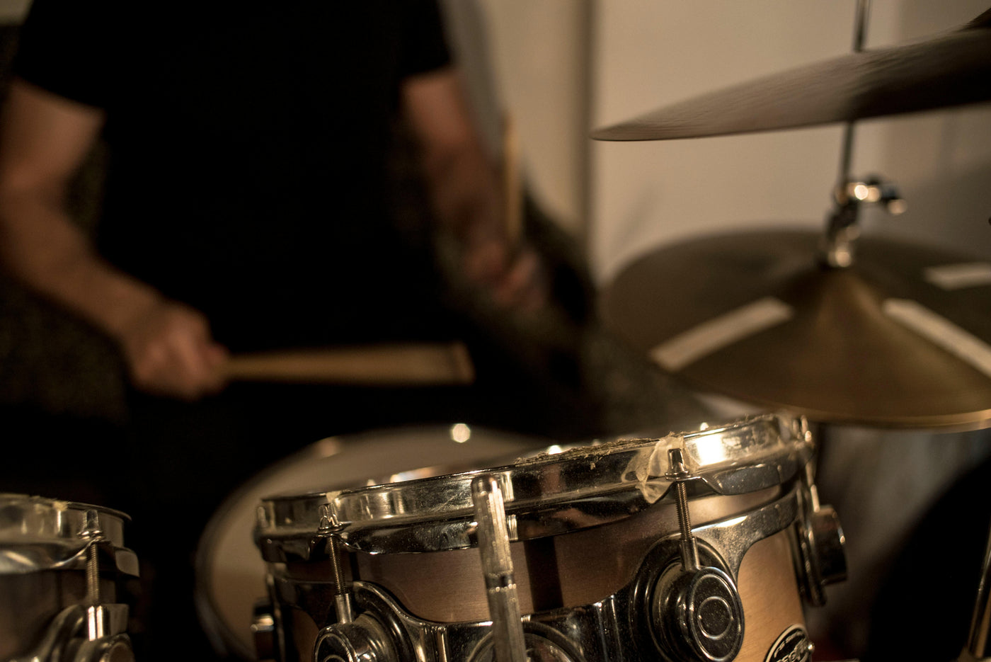 Ritmo e Tempo nella Musica: Comprendere Battiti, Misure e Indicazioni di Tempo