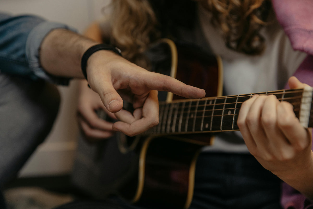Quelles sont les notes sur la touche de guitare ? (PDF gratuit des notes sur la touche de guitare)
