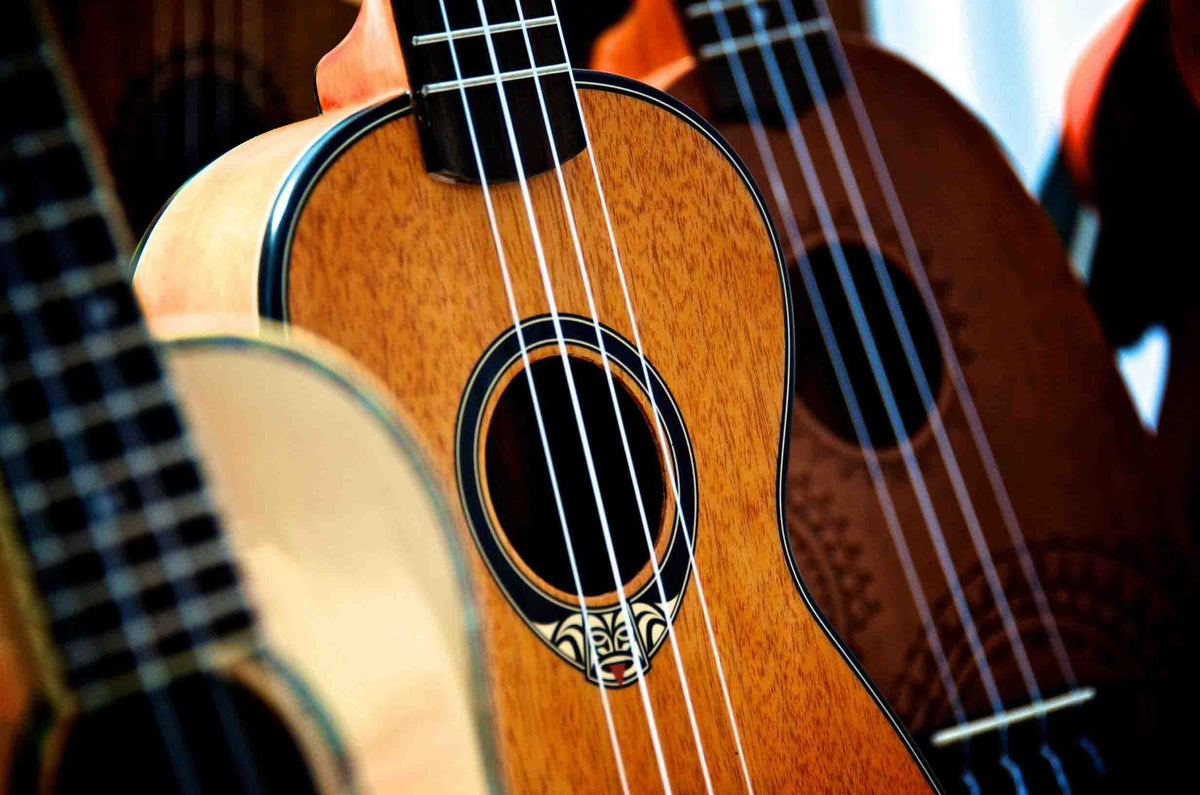 Ukulelen-Saitennamen, Noten & Stimmung (G-C-E-A erklärt)
